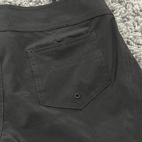 Volcom Shorts - Picture 5 of 6